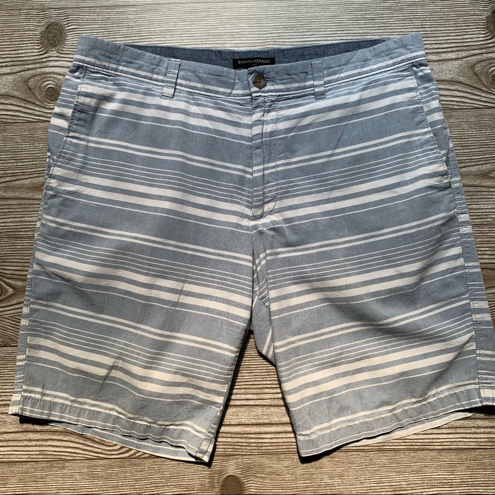 Men’s Banana Republic Shorts size 34 EUC